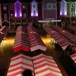 Market Haven Kingsize Studios Town Centre With Netflix, Business & Leisure Travellers, Multiple Units Available