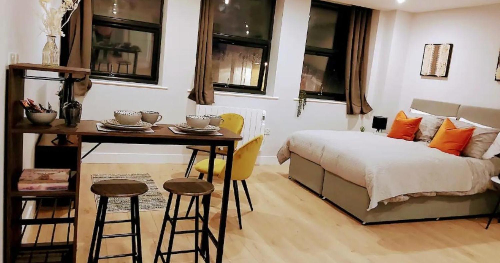 Apartment Market Haven Studios: Town With Netflix Northampton