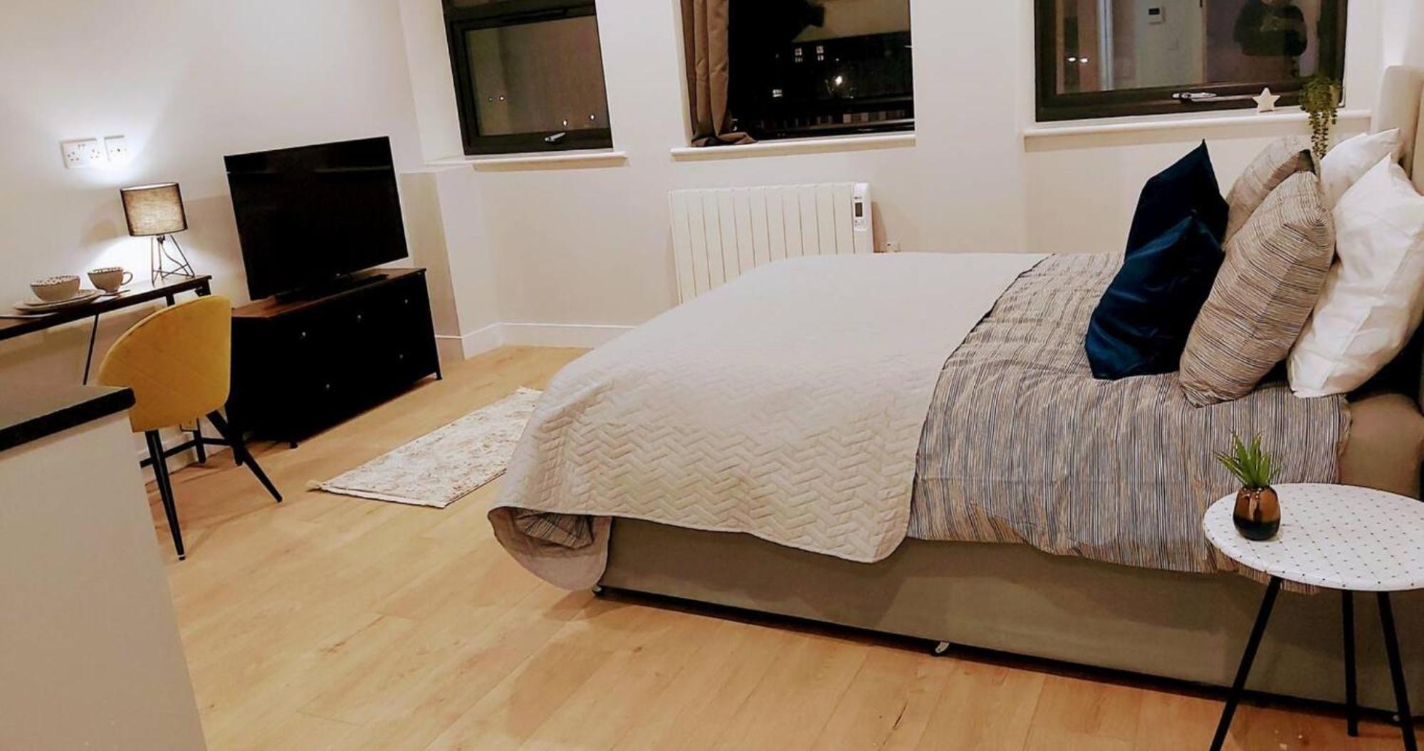 Market Haven Studios: Town With Netflix Apartment *